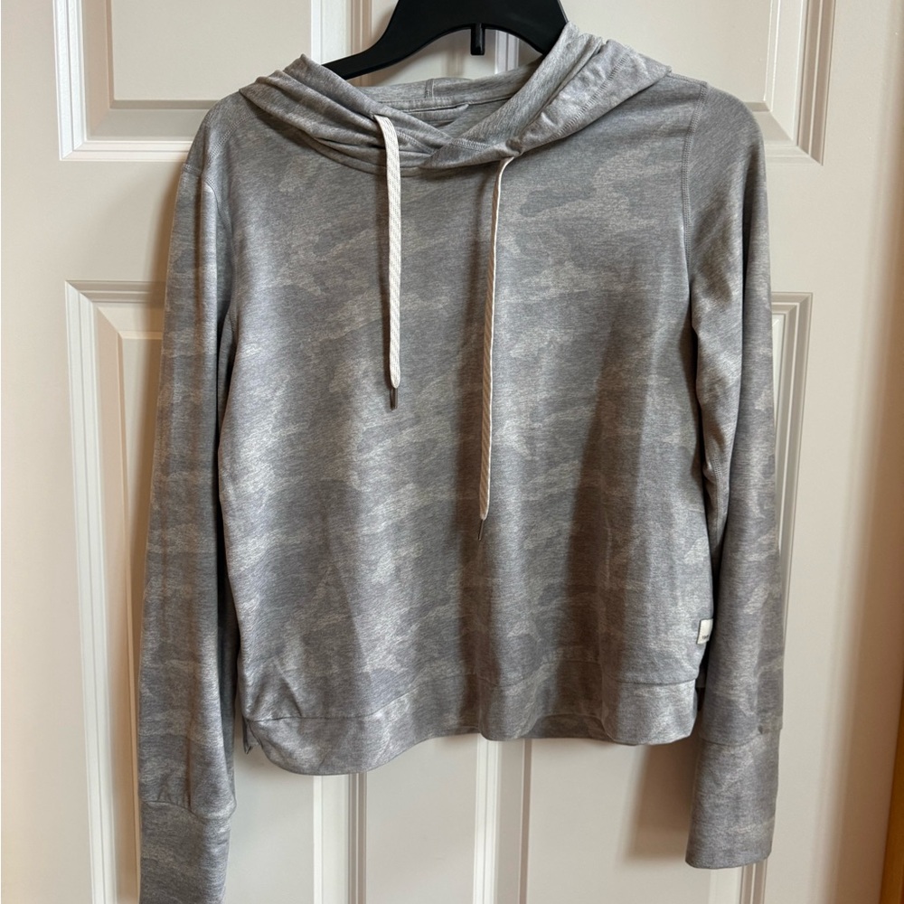 Vuori women's halo easential hoodie like new size small